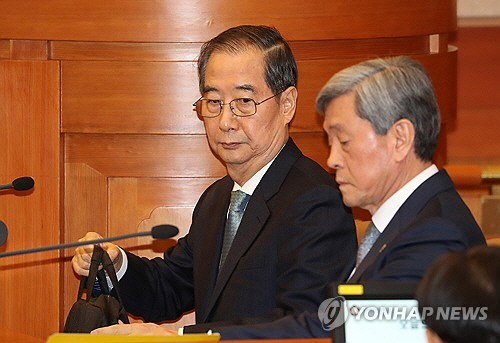 한덕수 국무총리가 19일 서울 헌법재판소에 진행된 탄핵심판 첫 변론기일에 출석해 있다.  [공동취재]